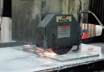 金属加工・機械加工の工場内